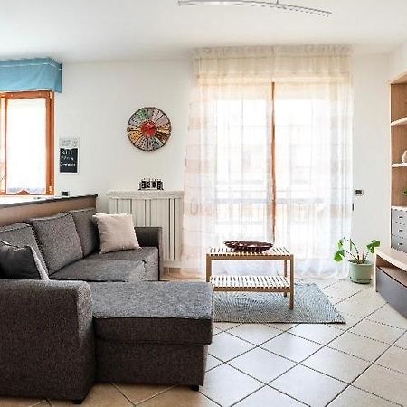 Casti - Appartamento Mm3 Comasina Milano Ngoại thất bức ảnh