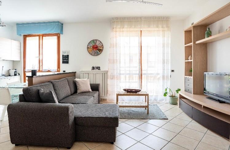 Casti - Appartamento Mm3 Comasina Milano Ngoại thất bức ảnh