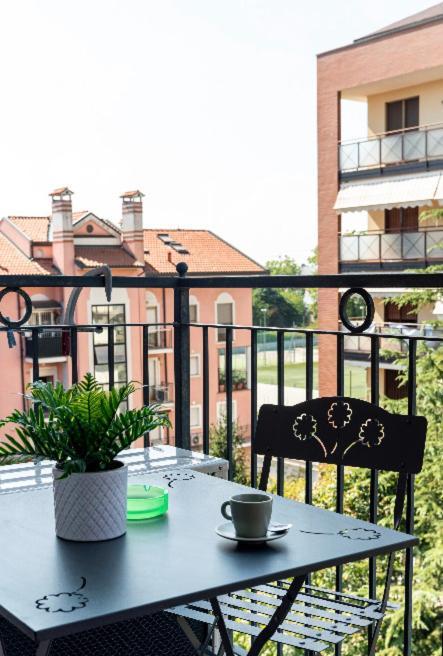 Casti - Appartamento Mm3 Comasina Milano Ngoại thất bức ảnh